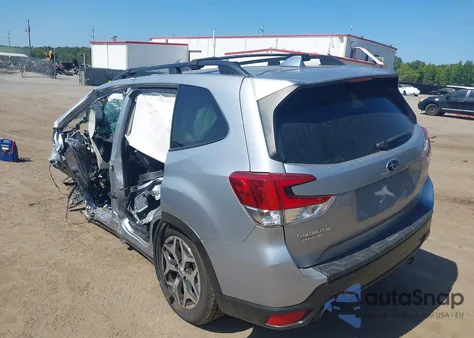 2020 Subaru Forester Premium z USA, uszkodzony, nr VIN JF2SKAJC2LH509662